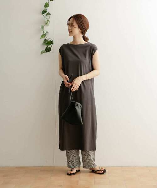 URBAN RESEARCH DOORS（アーバンリサーチドアーズ）の「ノースリーブカットソーワンピース（ワンピース・レディース・チャコールグレー/ネイビー/カーキ・ONE）」の10枚目の写真