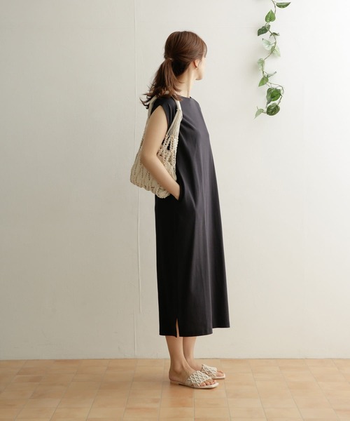 URBAN RESEARCH DOORS（アーバンリサーチドアーズ）の「ノースリーブカットソーワンピース（ワンピース・レディース・チャコールグレー/ネイビー/カーキ・ONE）」の21枚目の写真