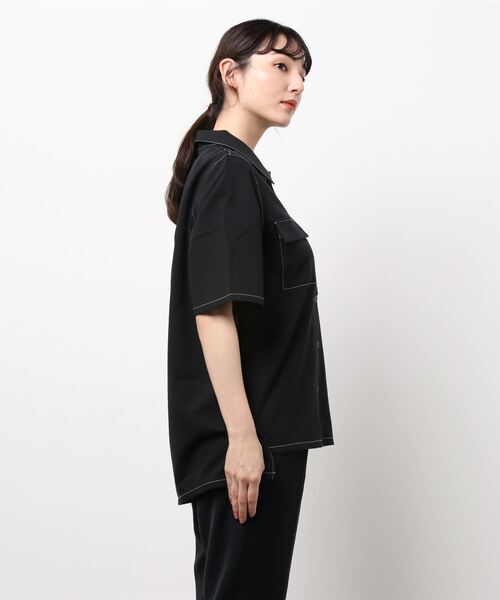 179/WG(イチナナキュウダブルジー)の「配色ステッチ半袖CPOシャツ(シャツ/ブラウス・レディース・ブラック/ベージュ/グレー・MEDIUM)」の4枚目の写真