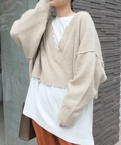 CORNERS（コーナーズ）の「ダメージ加工深Vネックショートニット（ニット/セーター・レディース・アイボリー/ライトベージュ/ブラウン/チャコールグレー/イエロー・M）」の11枚目の写真