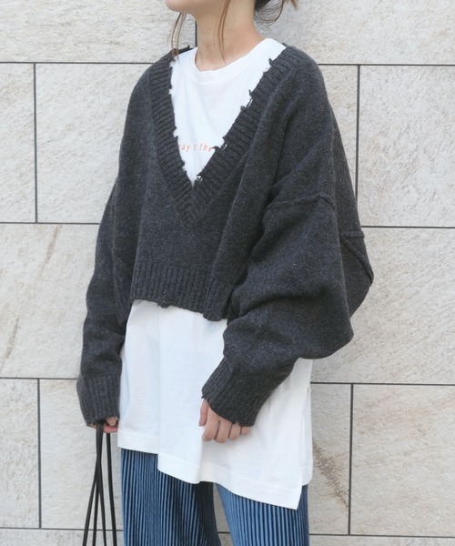 CORNERS（コーナーズ）の「ダメージ加工深Vネックショートニット（ニット/セーター・レディース・アイボリー/ライトベージュ/ブラウン/チャコールグレー/イエロー・M）」の17枚目の写真