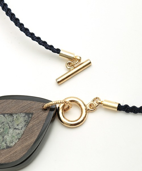 チチカカ（チチカカ）の「クラッシュストーンマンテルネックレス（ネックレス・レディース・ネイビー/オレンジ・FREE）」の11枚目の写真