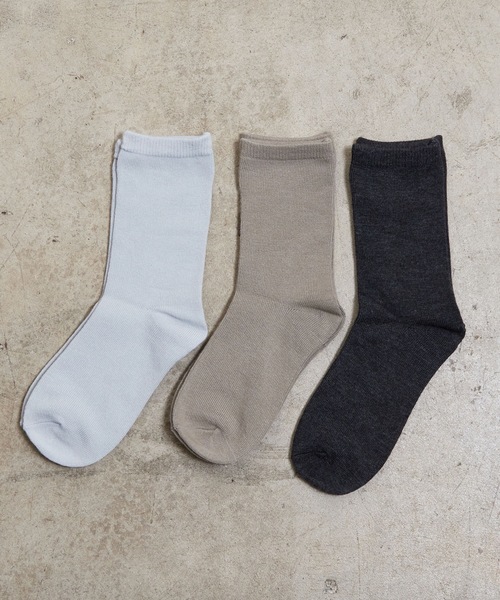 SHIZUTA（シズタ）の「SZT: カラー無地ソックス 　クルーソックス　ラッピングバッグ入り　誕生日祝い　長寿祝い　靴下　お返し　ちょっとしたプレゼント　3Pセット（ソックス/靴下・レディース・A/B/C/D/E/レッド系/グリーン系/ベージュ系/ピンク系/イエロー系その他/ホワイト系/イエロー系/ブルー系/ブラック系/パープル系/グレー系・S/M/L）」の4枚目の写真