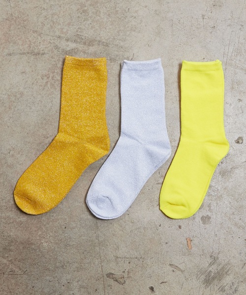 SHIZUTA（シズタ）の「SZT: カラー無地ソックス 　クルーソックス　ラッピングバッグ入り　誕生日祝い　長寿祝い　靴下　お返し　ちょっとしたプレゼント　3Pセット（ソックス/靴下・レディース・A/B/C/D/E/レッド系/グリーン系/ベージュ系/ピンク系/イエロー系その他/ホワイト系/イエロー系/ブルー系/ブラック系/パープル系/グレー系・S/M/L）」の8枚目の写真