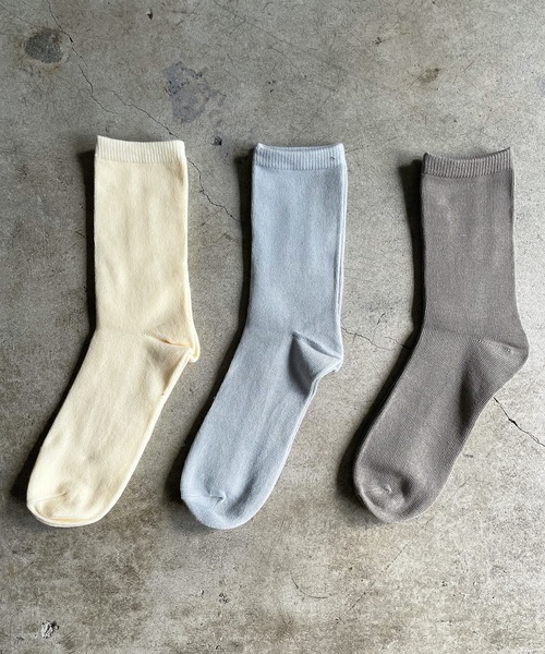 SHIZUTA（シズタ）の「SZT: カラー無地ソックス 　クルーソックス　ラッピングバッグ入り　誕生日祝い　長寿祝い　靴下　お返し　ちょっとしたプレゼント　3Pセット（ソックス/靴下・レディース・A/B/C/D/E/レッド系/グリーン系/ベージュ系/ピンク系/イエロー系その他/ホワイト系/イエロー系/ブルー系/ブラック系/パープル系/グレー系・S/M/L）」の13枚目の写真