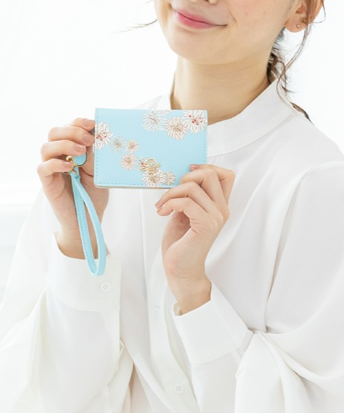 PAUL & JOE ACCESSOIRES(ポールアンドジョーアクセソワ)の「PAUL & JOE ACCESSOIRES (ポール&ジョーアクセソワ) 2面パスケース クリザンテームプリント ポールアンドジョー PJA-W245(パスケース・レディース・ブルー/アイボリー/ピンク系その他/ピンク/ネイビー・FREE)」の21枚目の写真