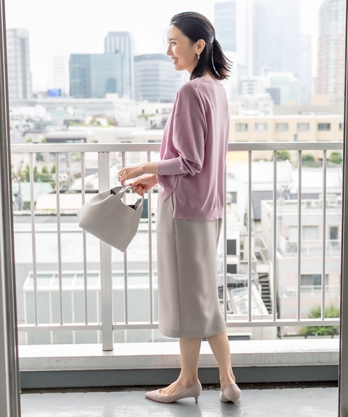 RIVE DROITE（リヴドロワ）の「カラーでスタイリングが楽しめる　カシミヤ混Vネック前後差ニット（ニット/セーター・レディース・ブルー/レッド/チャコールグレー/グレー系その他/バイオレット/レモンイエロー/ブラック/オフホワイト・FREE）」の20枚目の写真