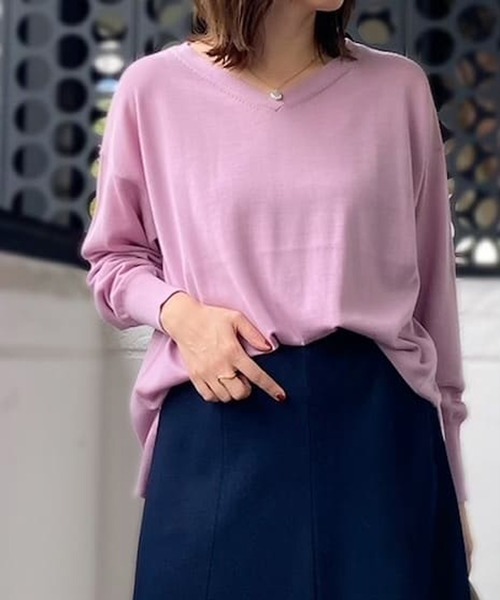 RIVE DROITE（リヴドロワ）の「カラーでスタイリングが楽しめる　カシミヤ混Vネック前後差ニット（ニット/セーター・レディース・ブルー/レッド/チャコールグレー/グレー系その他/バイオレット/レモンイエロー/ブラック/オフホワイト・FREE）」の22枚目の写真