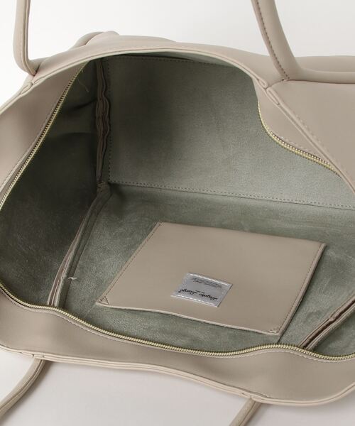 atmos pink（アトモスピンク）の「Legato Largo ソフトスキンフェイクレザー トート（トートバッグ・レディース・キャメル/ピンク系その他/ブラック/ベージュ/アイボリー/ミント・ONE SIZE）」の8枚目の写真