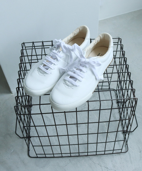 PAR ICI（パーリッシィ）の「maccheronian × BIO HOTEL スニーカー（スニーカー・レディース・ホワイト/ブラック・38/37）」の2枚目の写真