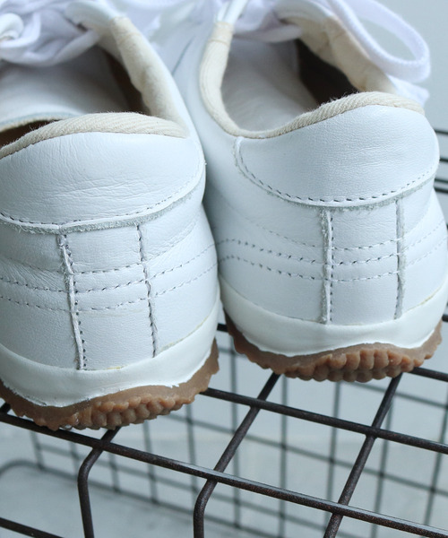 PAR ICI（パーリッシィ）の「maccheronian × BIO HOTEL スニーカー（スニーカー・レディース・ホワイト/ブラック・38/37）」の6枚目の写真