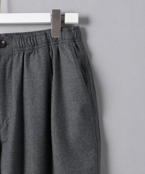 UNITED ARROWS（ユナイテッドアローズ）の「＜UNITED ARROWS＞ サキソニー オールギャザー 1プリーツ イージーパンツ（その他パンツ・メンズ・ベージュ/ネイビー/グレー・S/M/XL/L）」の18枚目の写真