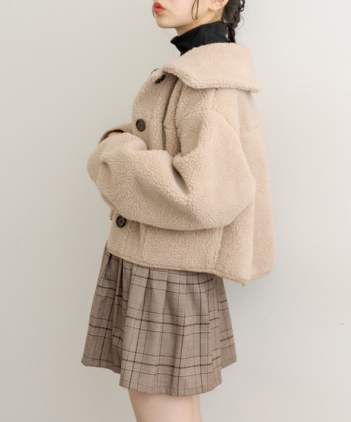 OLIVE des OLIVE(オリーブデオリーブ)の「クロップド丈リバーシブルムートンコート(トレンチコート・レディース・オフホワイト/ライトブラウン・FREE)」の5枚目の写真