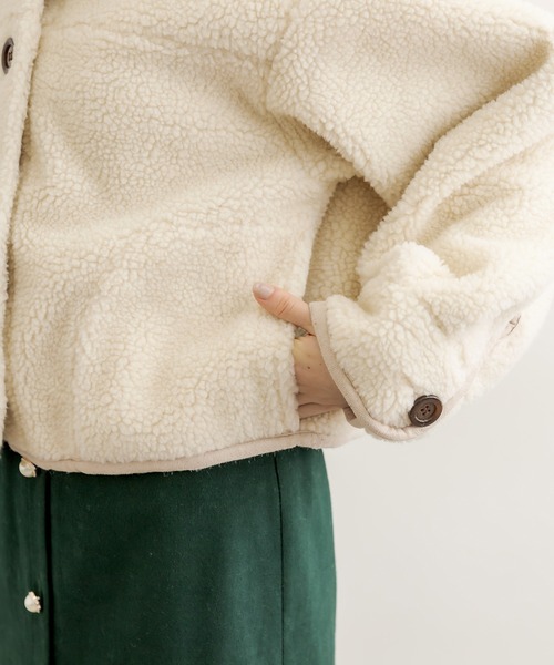 OLIVE des OLIVE(オリーブデオリーブ)の「クロップド丈リバーシブルムートンコート(トレンチコート・レディース・オフホワイト/ライトブラウン・FREE)」の22枚目の写真