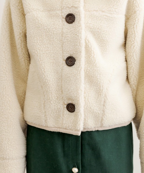 OLIVE des OLIVE(オリーブデオリーブ)の「クロップド丈リバーシブルムートンコート(トレンチコート・レディース・オフホワイト/ライトブラウン・FREE)」の7枚目の写真