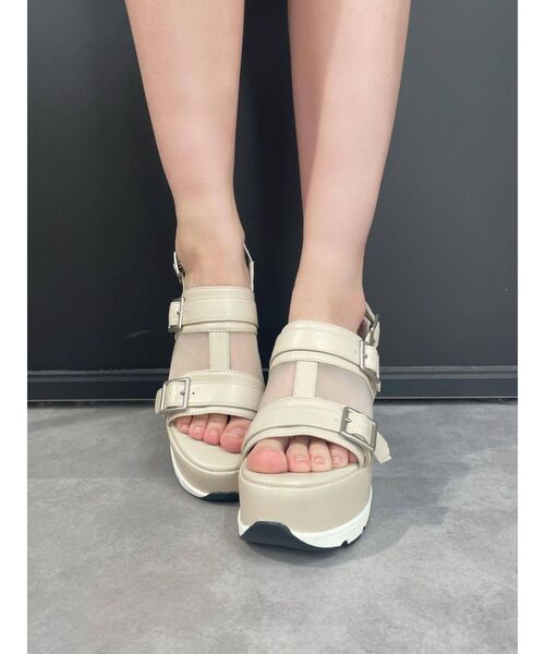 EATME（イートミー）の「シースルーベルトスニーカーサンダル（サンダル・レディース・ブラック/ベージュ・S/M/L）」の4枚目の写真