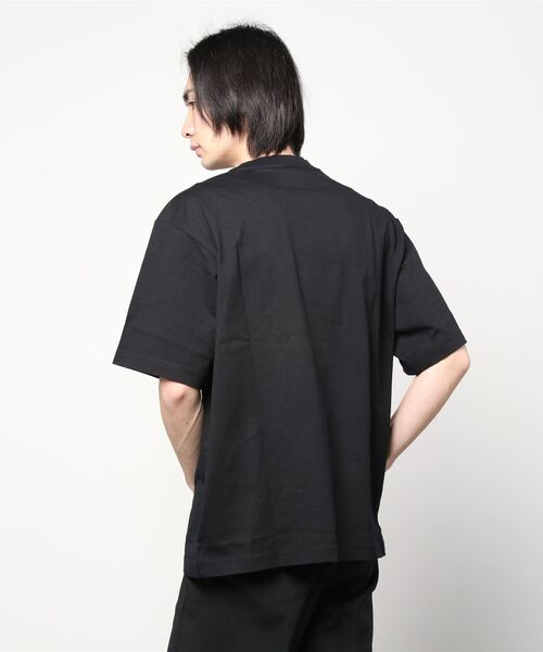 G-STAR(ジースター)の「UNISEX BOXY BASE T-SHIRT/ワンポイント/ロゴ/ユニセックス/オーバーサイズ(Tシャツ/カットソー・メンズ・ホワイト/ダークブラック・SMALL/MEDIUM/LARGE/X-LARGE/X-SMALL/XX-SMALL)」の18枚目の写真
