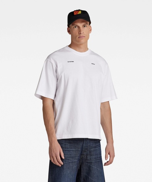 G-STAR(ジースター)の「UNISEX BOXY BASE T-SHIRT/ワンポイント/ロゴ/ユニセックス/オーバーサイズ(Tシャツ/カットソー・メンズ・ホワイト/ダークブラック・SMALL/MEDIUM/LARGE/X-LARGE/X-SMALL/XX-SMALL)」の3枚目の写真