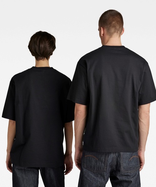 G-STAR(ジースター)の「UNISEX BOXY BASE T-SHIRT/ワンポイント/ロゴ/ユニセックス/オーバーサイズ(Tシャツ/カットソー・メンズ・ホワイト/ダークブラック・SMALL/MEDIUM/LARGE/X-LARGE/X-SMALL/XX-SMALL)」の12枚目の写真
