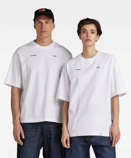 G-STAR(ジースター)の「UNISEX BOXY BASE T-SHIRT/ワンポイント/ロゴ/ユニセックス/オーバーサイズ(Tシャツ/カットソー・メンズ・ホワイト/ダークブラック・SMALL/MEDIUM/LARGE/X-LARGE/X-SMALL/XX-SMALL)」の21枚目の写真