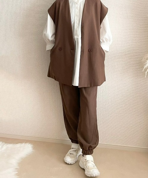 ECRIRE（エクリール）の「【TOMOコラボ】2タックジョガーパンツ【セットアップ対応】（その他パンツ・レディース・ブラック/ベージュ/グレー/モカ・M/L）」の12枚目の写真