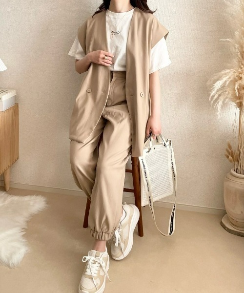 ECRIRE（エクリール）の「【TOMOコラボ】2タックジョガーパンツ【セットアップ対応】（その他パンツ・レディース・ブラック/ベージュ/グレー/モカ・M/L）」の15枚目の写真