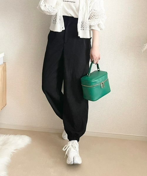 ECRIRE（エクリール）の「【TOMOコラボ】2タックジョガーパンツ【セットアップ対応】（その他パンツ・レディース・ブラック/ベージュ/グレー/モカ・M/L）」の21枚目の写真