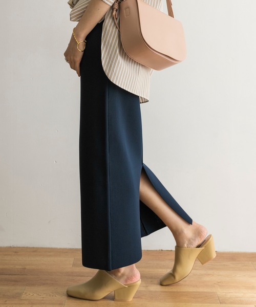 URBAN RESEARCH（アーバンリサーチ）の「ライトニットタイトスカート（スカート・レディース・ネイビー/ベージュ系その他・38/36）」の4枚目の写真