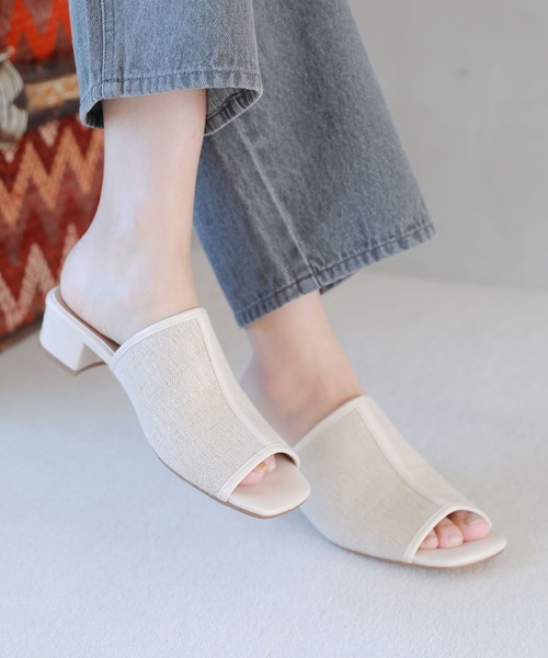 LAKOLE（ラコレ）の「キャンバスミュールサンダル / 265968（サンダル・レディース・ブラック/オフホワイト・MEDIUM/LARGE）」の2枚目の写真