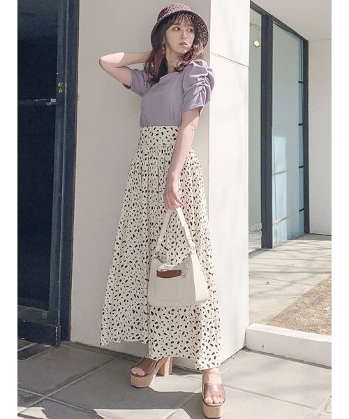 dazzlin（ダズリン）の「バックリボンコンパクトカットソー（Tシャツ/カットソー・レディース・チャコールグレー/パープル/オフホワイト/ブルー/モカ/ブラウン・FREE）」の19枚目の写真