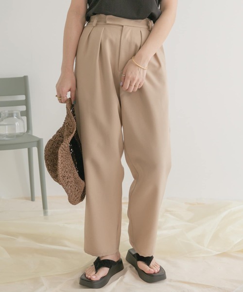 ITEMS URBANRESEARCH(アイテムズ アーバンリサーチ)の「ダブルタックパンツ(その他パンツ・レディース・ベージュ/ネイビー/レッド系その他・FREE)」の10枚目の写真