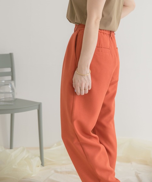 ITEMS URBANRESEARCH(アイテムズ アーバンリサーチ)の「ダブルタックパンツ(その他パンツ・レディース・ベージュ/ネイビー/レッド系その他・FREE)」の12枚目の写真