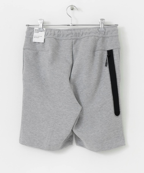 NIKE(ナイキ)の「NIKE テックフリース ショート(その他パンツ・メンズ・グレー/ブラック・MEDIUM/LARGE)」の4枚目の写真