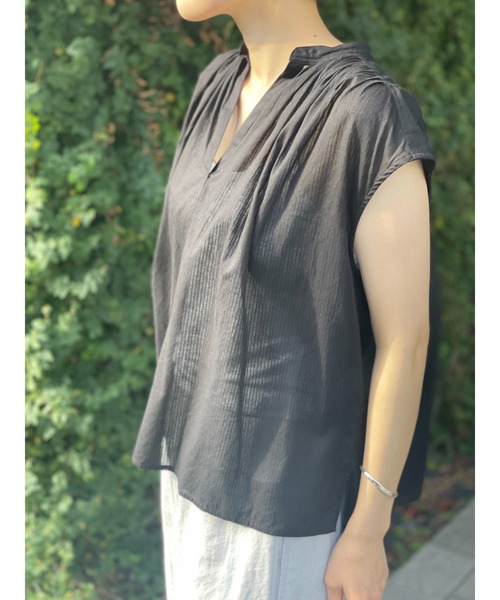 BEARDSLEY（ビアズリー）の「シャドーストライプフレンチブラウス（シャツ/ブラウス・レディース・ブラック/カーキ・FREE）」の7枚目の写真