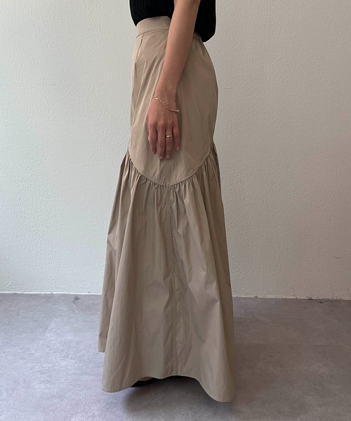 CAPRICIEUX LE'MAGE（カプリシューレマージュ）の「ラウンドティアードリバスカート（スカート・レディース・ベージュ/グリーン・FREE）」の20枚目の写真