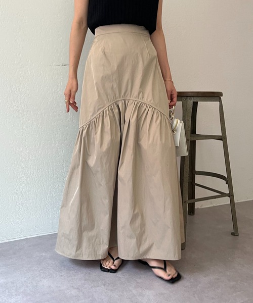 CAPRICIEUX LE'MAGE（カプリシューレマージュ）の「ラウンドティアードリバスカート（スカート・レディース・ベージュ/グリーン・FREE）」の6枚目の写真
