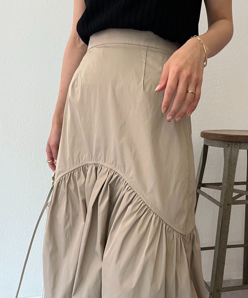 CAPRICIEUX LE'MAGE（カプリシューレマージュ）の「ラウンドティアードリバスカート（スカート・レディース・ベージュ/グリーン・FREE）」の7枚目の写真