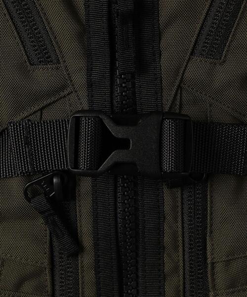 THE NORTH FACE（ザノースフェイス）の「＜THE NORTH FACE（ザ ノースフェイス）＞ギア メッシュ ベスト（ベスト・メンズ・ブラック/オリーブ・L）」の11枚目の写真