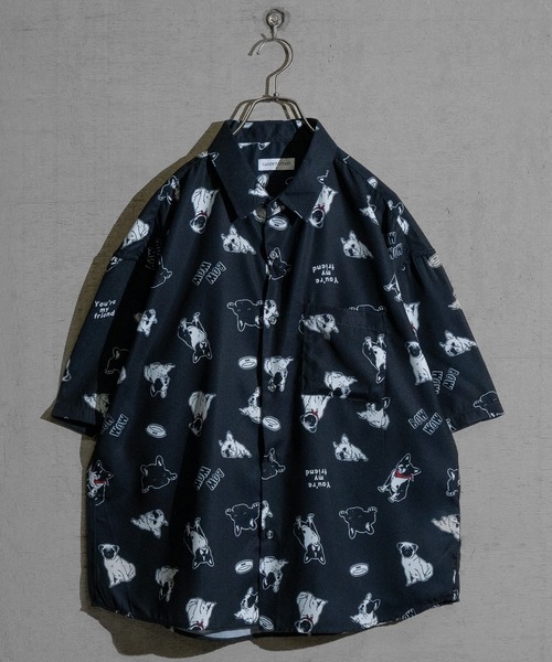 JOHN'S CLOSET(ジョンズクローゼット)の「【a】とろみシルクタッチ アソートアニマル柄 ルーズサイズ 半袖シャツ(シャツ/ブラウス・メンズ・ホワイト/ブラック×グリーン/チャコールグレー/ブラック×ブルー/ブラック×ピンク/ブラック系その他2/ブラック系その他4/ブラック系その他/ブルー/ブラック系その他3/ブラック系2/ブルー系1/ネイビー系1/グレー系1/ブラック系1/ホワイト系4/ホワイト系2/ホワイト系1/ブラック系4・MEDIUM/LARGE)」の13枚目の写真