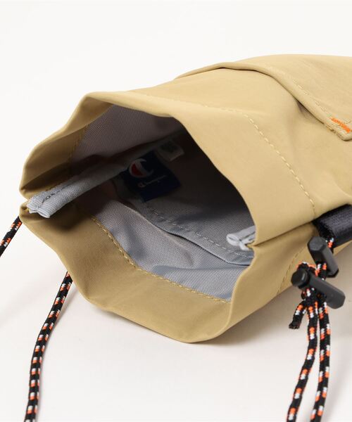 Champion（チャンピオン）の「Champion グロー サコッシュ ショルダーバッグ 67411（ショルダーバッグ・レディース・ブラック/ベージュ/グレー・FREE）」の6枚目の写真