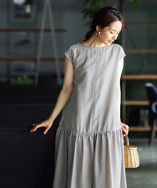 ENNEA（エンネア）の「【手洗いできる♪】シアーギンガムチェック・裾フレアーワンピース（ワンピース・レディース・ベージュ/オレンジ・38）」の4枚目の写真