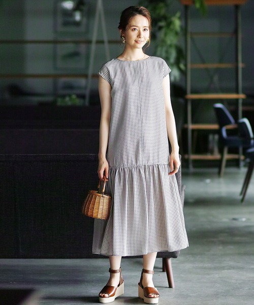 ENNEA（エンネア）の「【手洗いできる♪】シアーギンガムチェック・裾フレアーワンピース（ワンピース・レディース・ベージュ/オレンジ・38）」の6枚目の写真