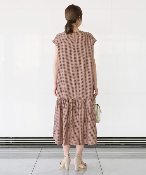 ENNEA（エンネア）の「【手洗いできる♪】シアーギンガムチェック・裾フレアーワンピース（ワンピース・レディース・ベージュ/オレンジ・38）」の13枚目の写真
