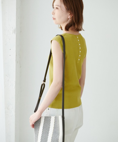 ROPE' PICNIC(ロペピクニック)の「後ろパールフレンチニットプルオーバー(ニット/セーター・レディース・ブラック/オフホワイト/ブルー/イエロー・38)」の7枚目の写真