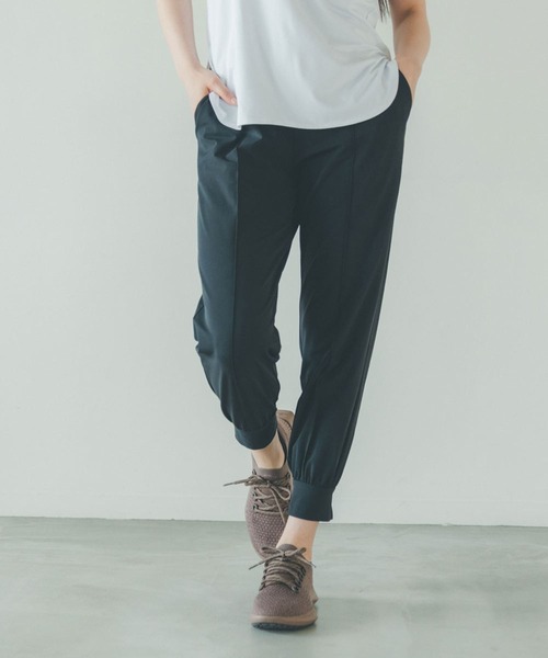 HEREIAM(ヘレイアム)の「【HEREIAM】撥水/シルキーツイルジョグパンツ(その他パンツ・レディース・ブラック/ブラウン系その他・SMALL/MEDIUM)」の2枚目の写真