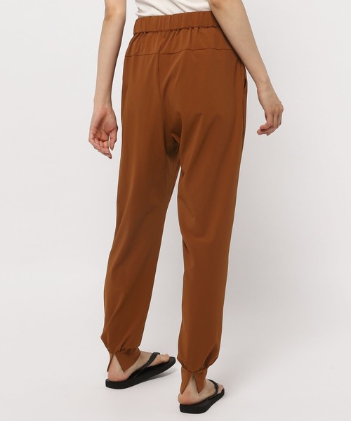 HEREIAM(ヘレイアム)の「【HEREIAM】撥水/シルキーツイルジョグパンツ(その他パンツ・レディース・ブラック/ブラウン系その他・SMALL/MEDIUM)」の17枚目の写真