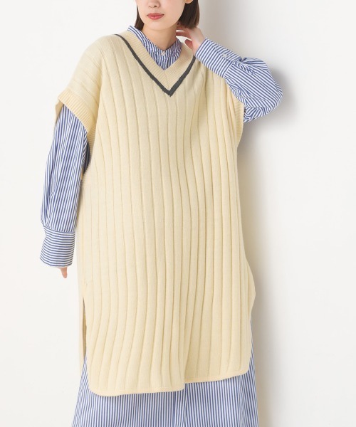 OMNES(オムネス)の「ウールナイロンVネックベスト(ベスト・レディース・アイボリー/モカ・FREE)」の3枚目の写真