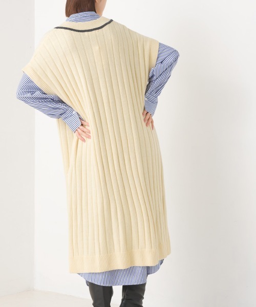 OMNES(オムネス)の「ウールナイロンVネックベスト(ベスト・レディース・アイボリー/モカ・FREE)」の5枚目の写真