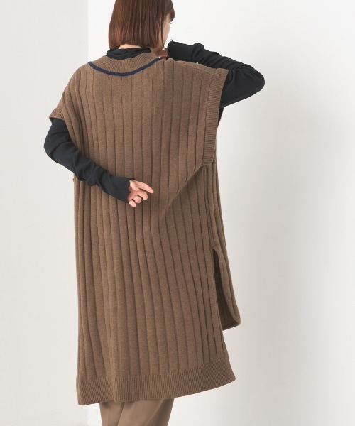 OMNES(オムネス)の「ウールナイロンVネックベスト(ベスト・レディース・アイボリー/モカ・FREE)」の10枚目の写真