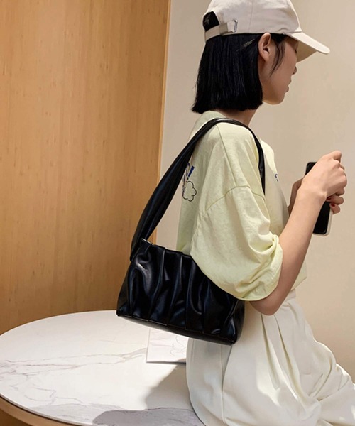 shopnikoniko(ショップニコニコ)の「韓国風 ワンハンドル ギャザーバッグ(ハンドバッグ・レディース・ブラック/ホワイト・フリー)」の21枚目の写真